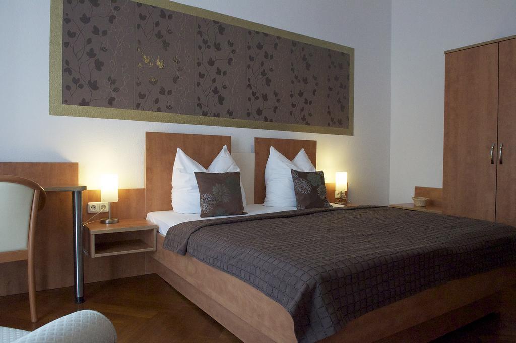 Hotel Vier Loewen Traben-Trarbach Cameră foto